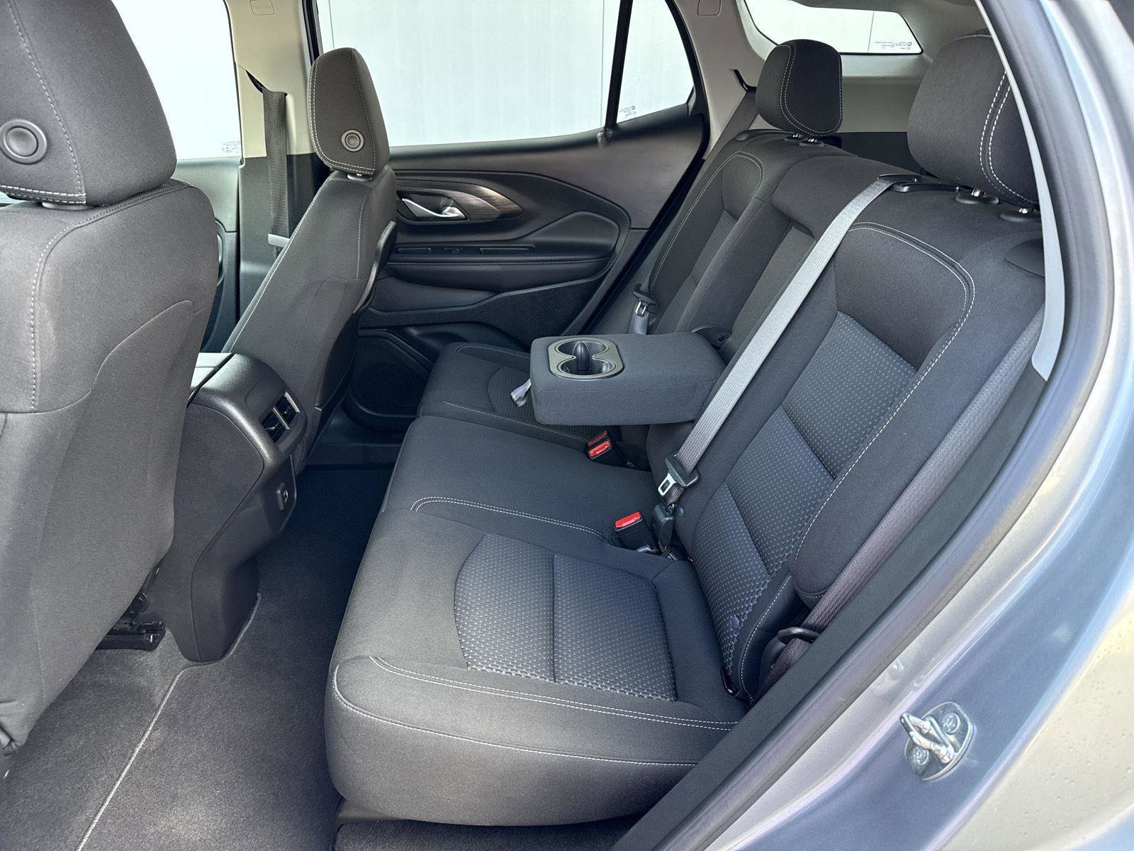 Used 2023 GMC Terrain SLE w/ Driver Convenience Package image 12