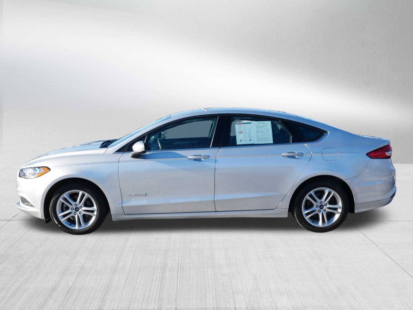Used 2018 Ford Fusion SE image 4