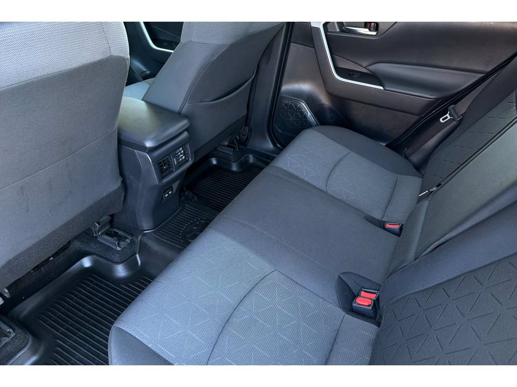 Used 2022 Toyota RAV4 XLE w/ Convenience Package FWD image 13