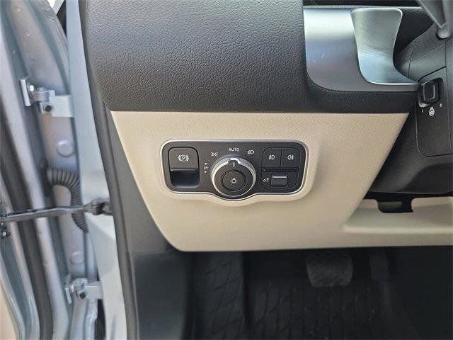 Certified 2026 Mercedes-Benz GLB 250 4MATIC image 38