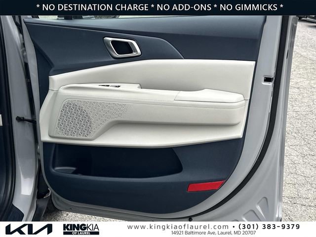 Used 2025 Kia Carnival EX image 15