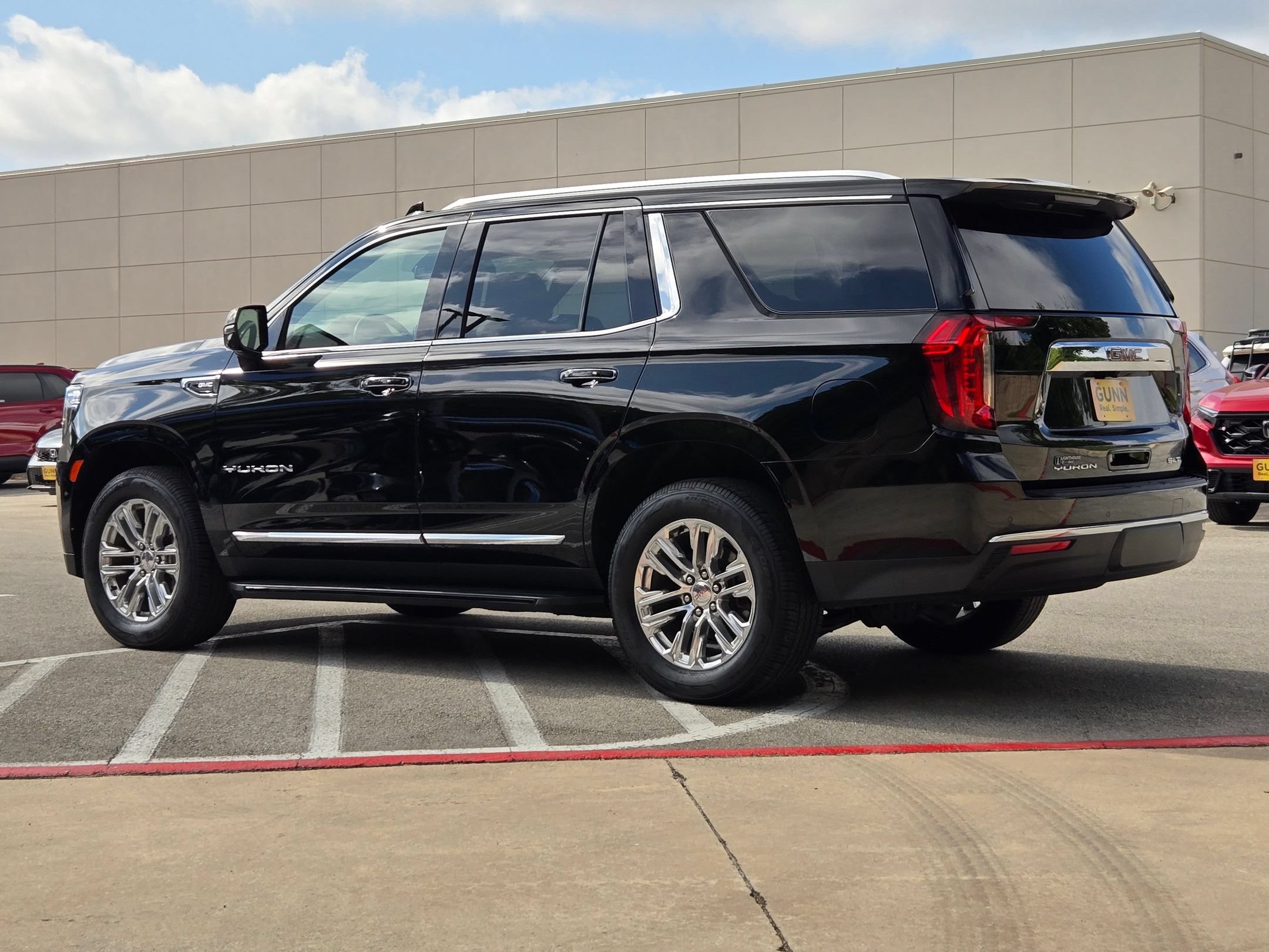 Used 2021 GMC Yukon SLT w/ SLT Luxury Package AWD/4WD image 5