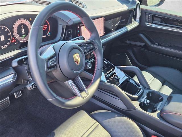 Used 2024 Porsche Cayenne Turbo image 9