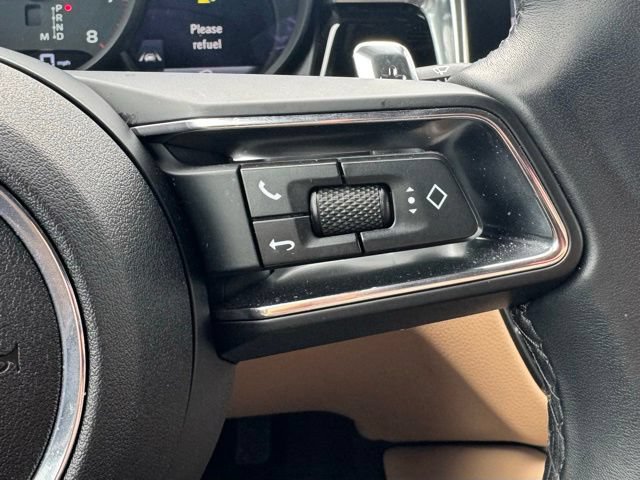 Used 2025 Porsche Macan AWD/4WD image 22