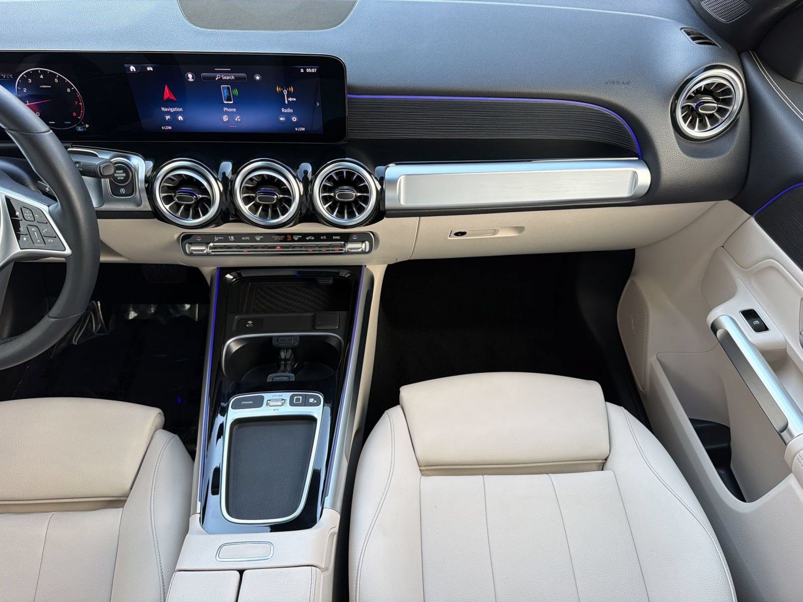 Used 2026 Mercedes-Benz GLB 250 4MATIC image 31