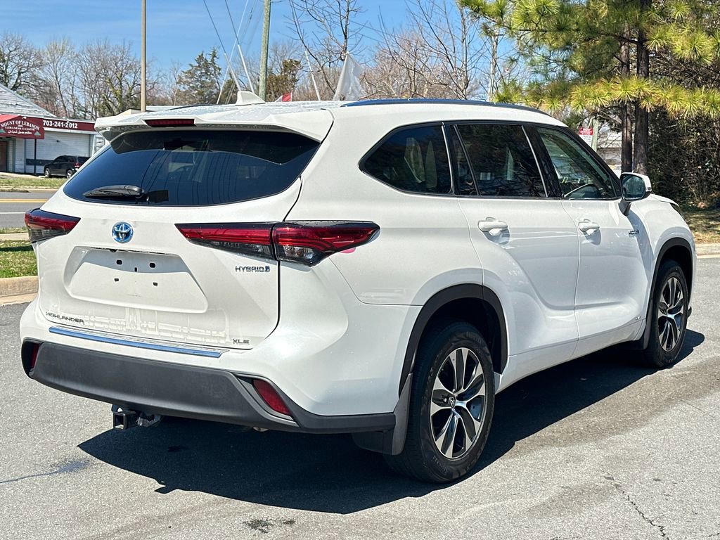 Certified 2020 Toyota Highlander XLE image 4