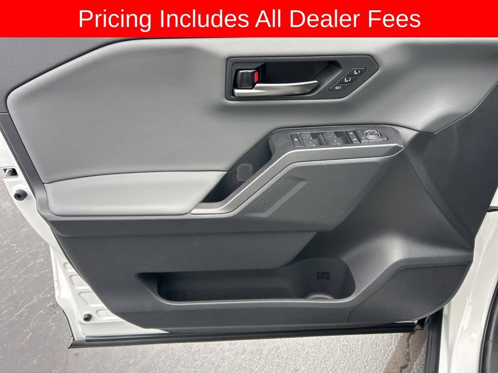 Used 2026 Toyota RAV4 XSE w/ Panoramic Sun Roof Package AWD/4WD image 3
