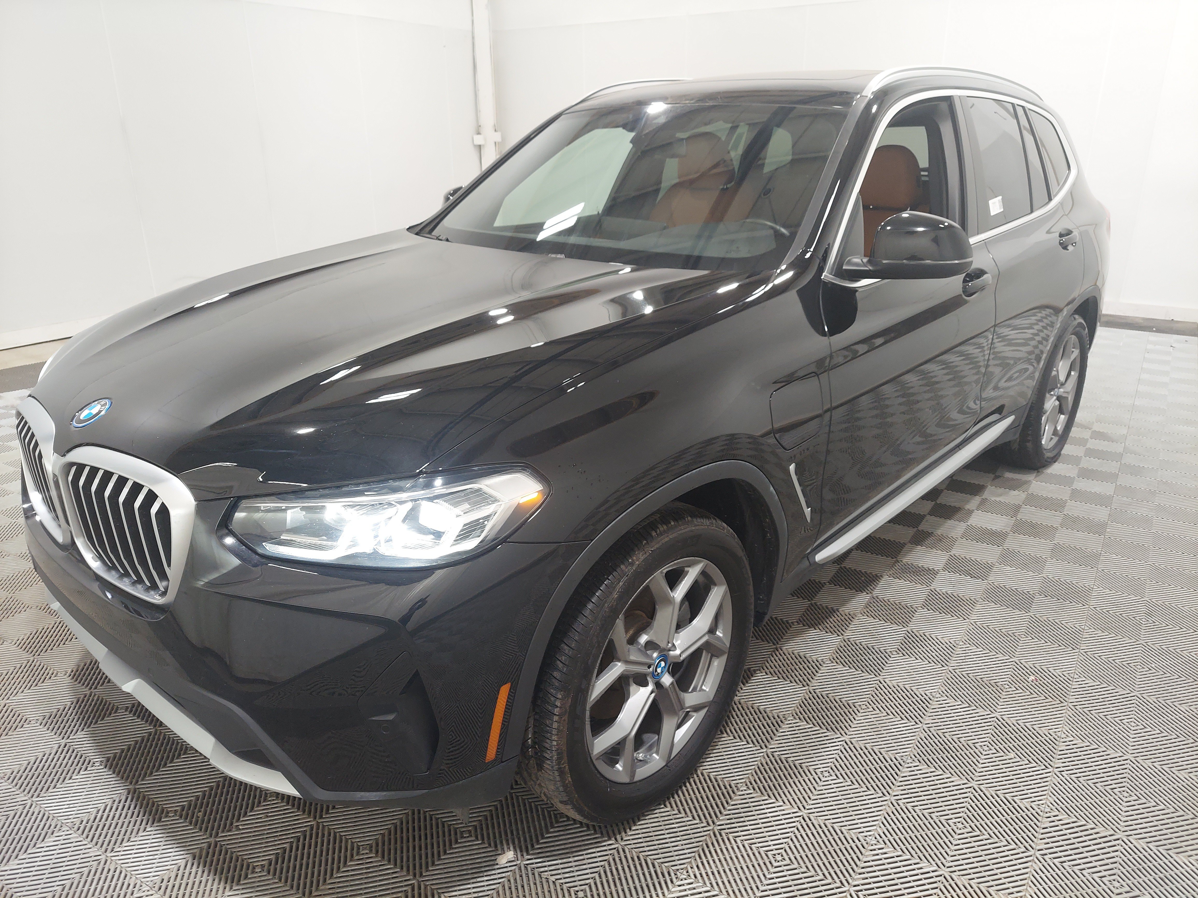 Used 2023 BMW X3 xDrive30e AWD/4WD image 1