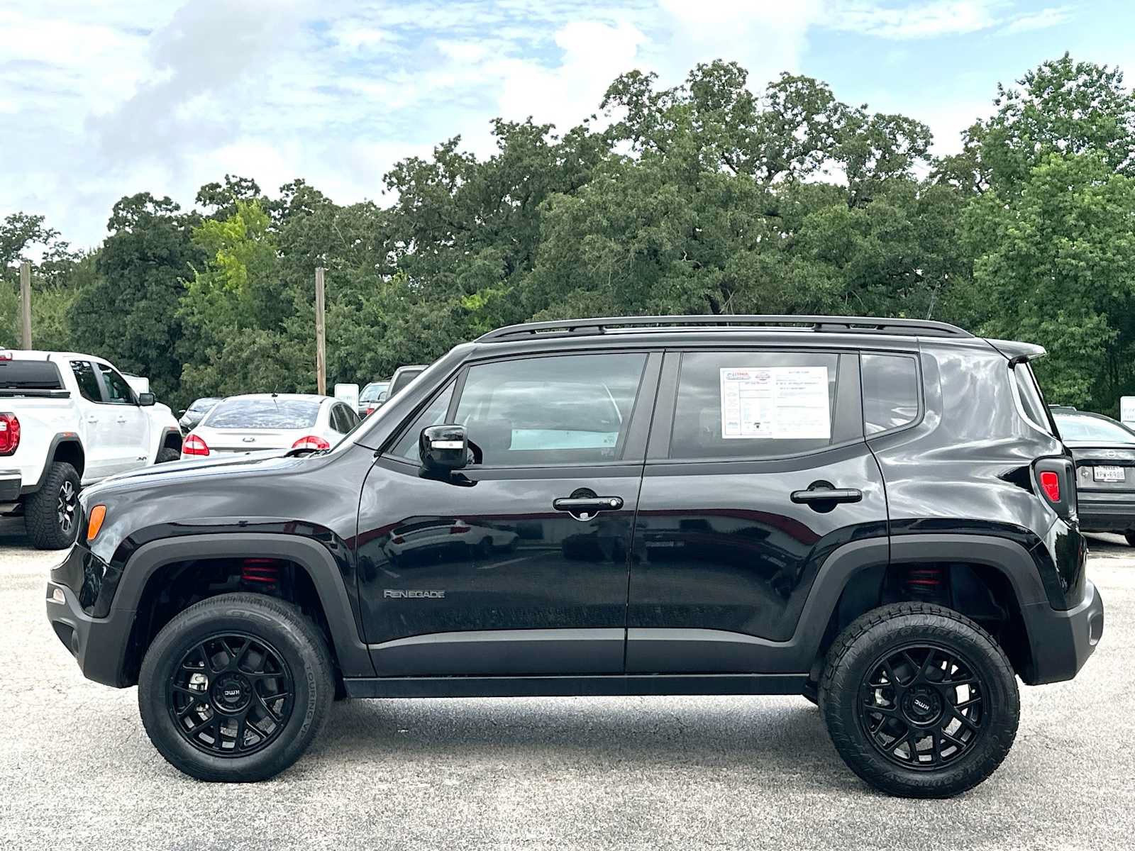 Used 2023 Jeep Renegade Latitude AWD/4WD image 12