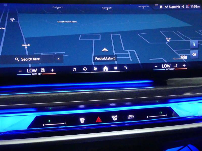 Used 2024 BMW i7 xDrive60 w/ Premium Package image 10