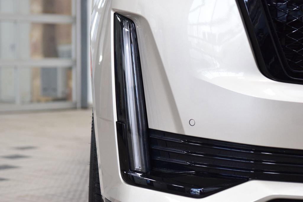 Used 2024 Cadillac Escalade ESV Sport Platinum w/ LPO, ONYX Package AWD/4WD image 14