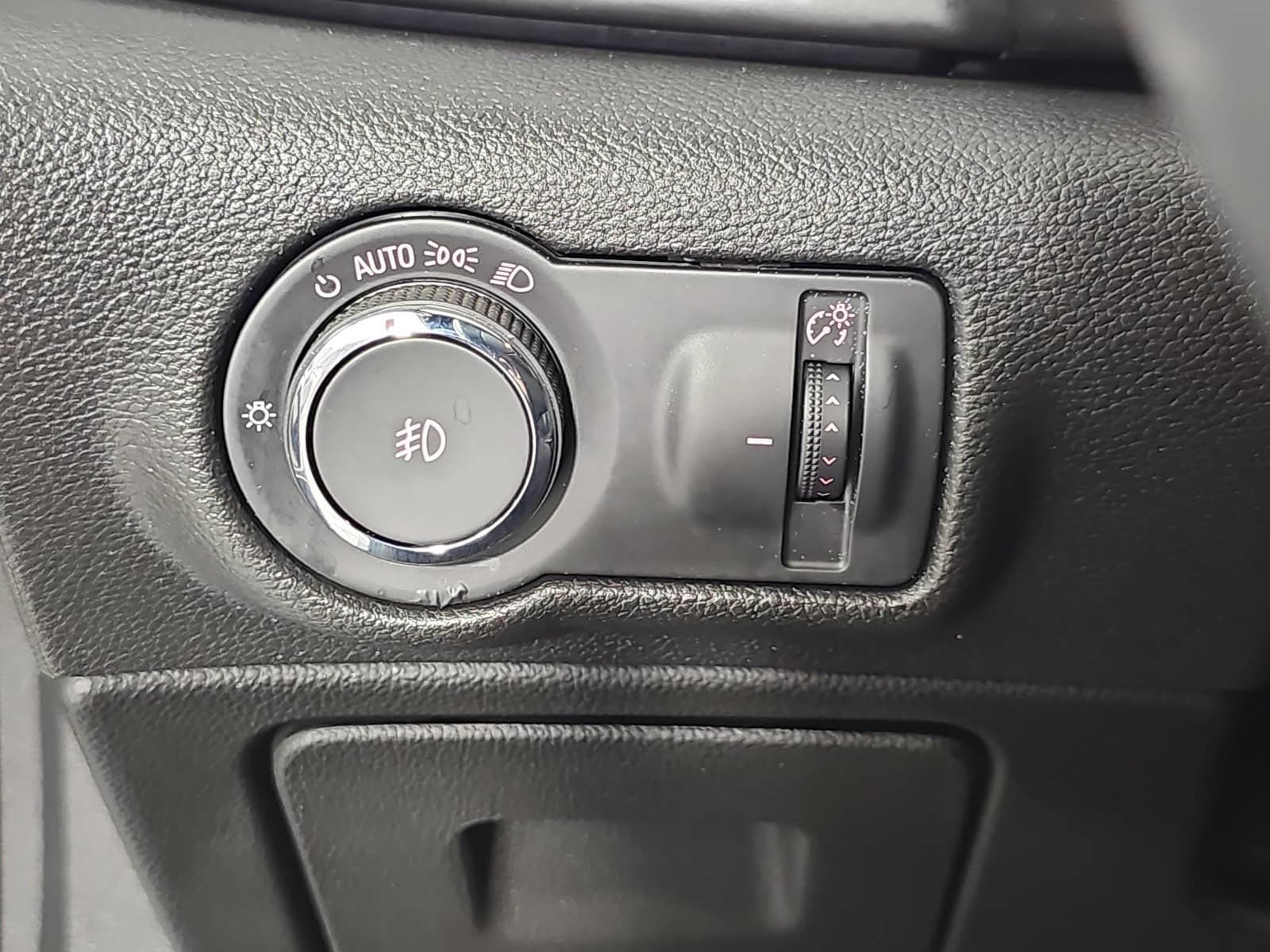 Used 2019 Buick Cascada Premium FWD image 25