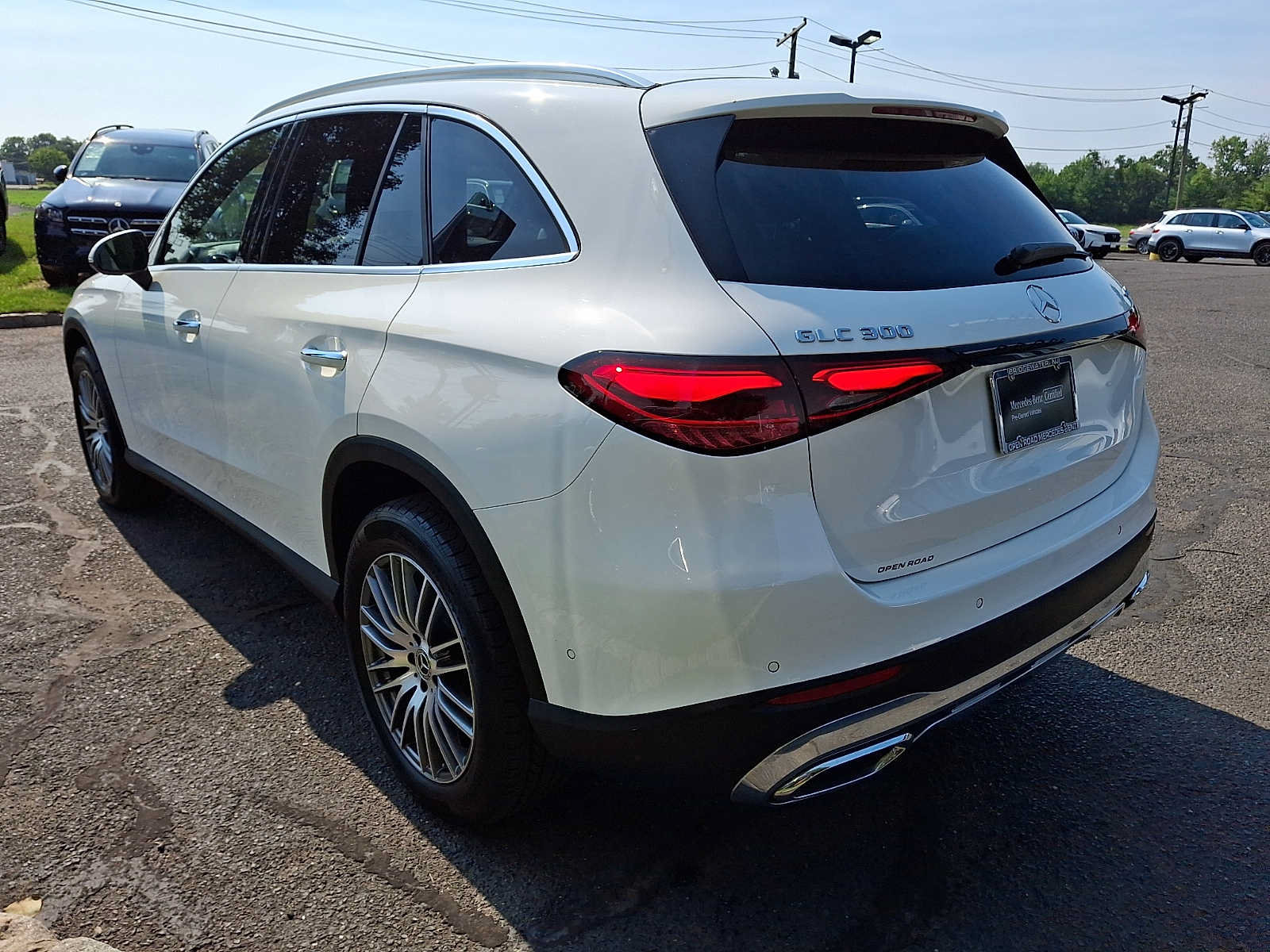 Certified 2025 Mercedes-Benz GLC 300 4MATIC image 4