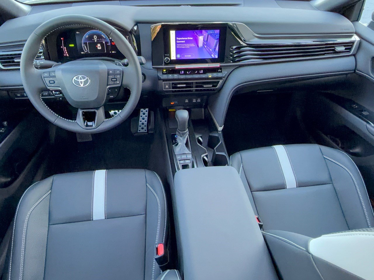 Used 2026 Toyota Camry SE FWD image 17