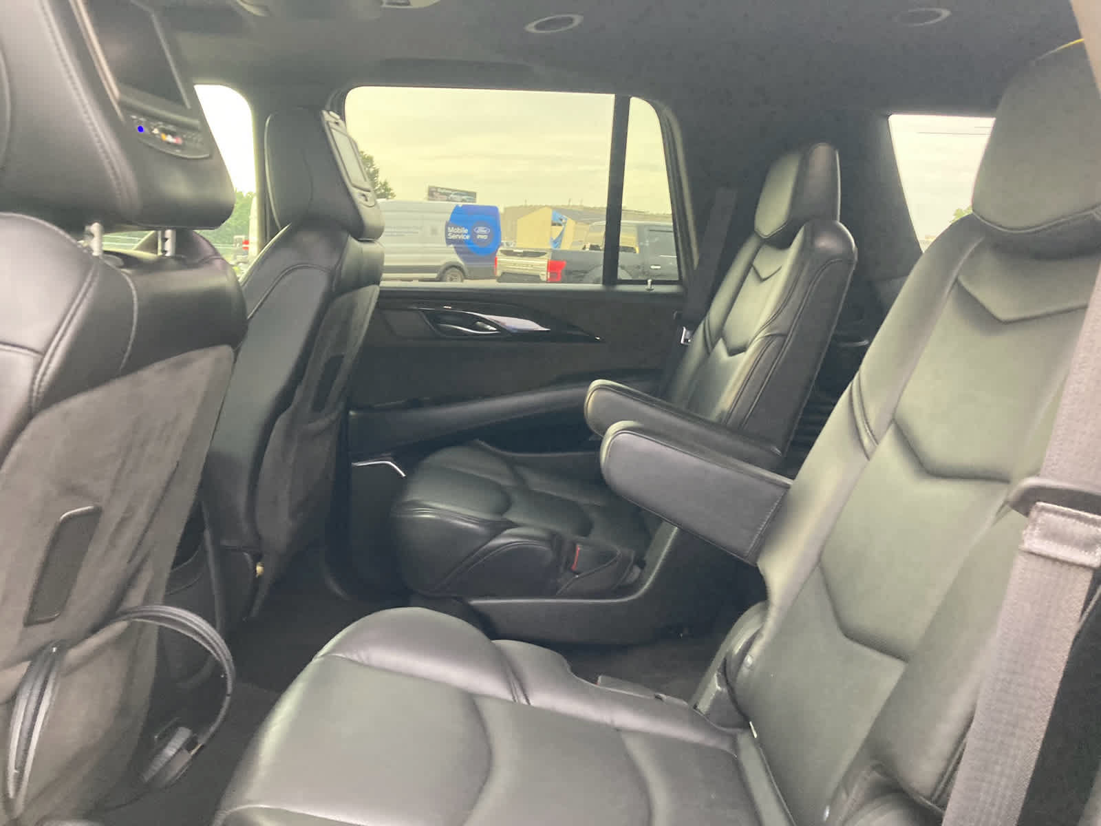 Used 2019 Cadillac Escalade Platinum AWD/4WD image 4