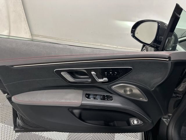 Certified 2023 Mercedes-Benz EQS 580 4MATIC Sedan w/ Exclusive Trim Package image 12