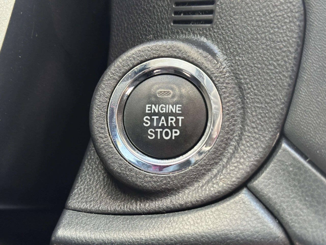 Used 2023 Subaru Outback Premium AWD/4WD image 34