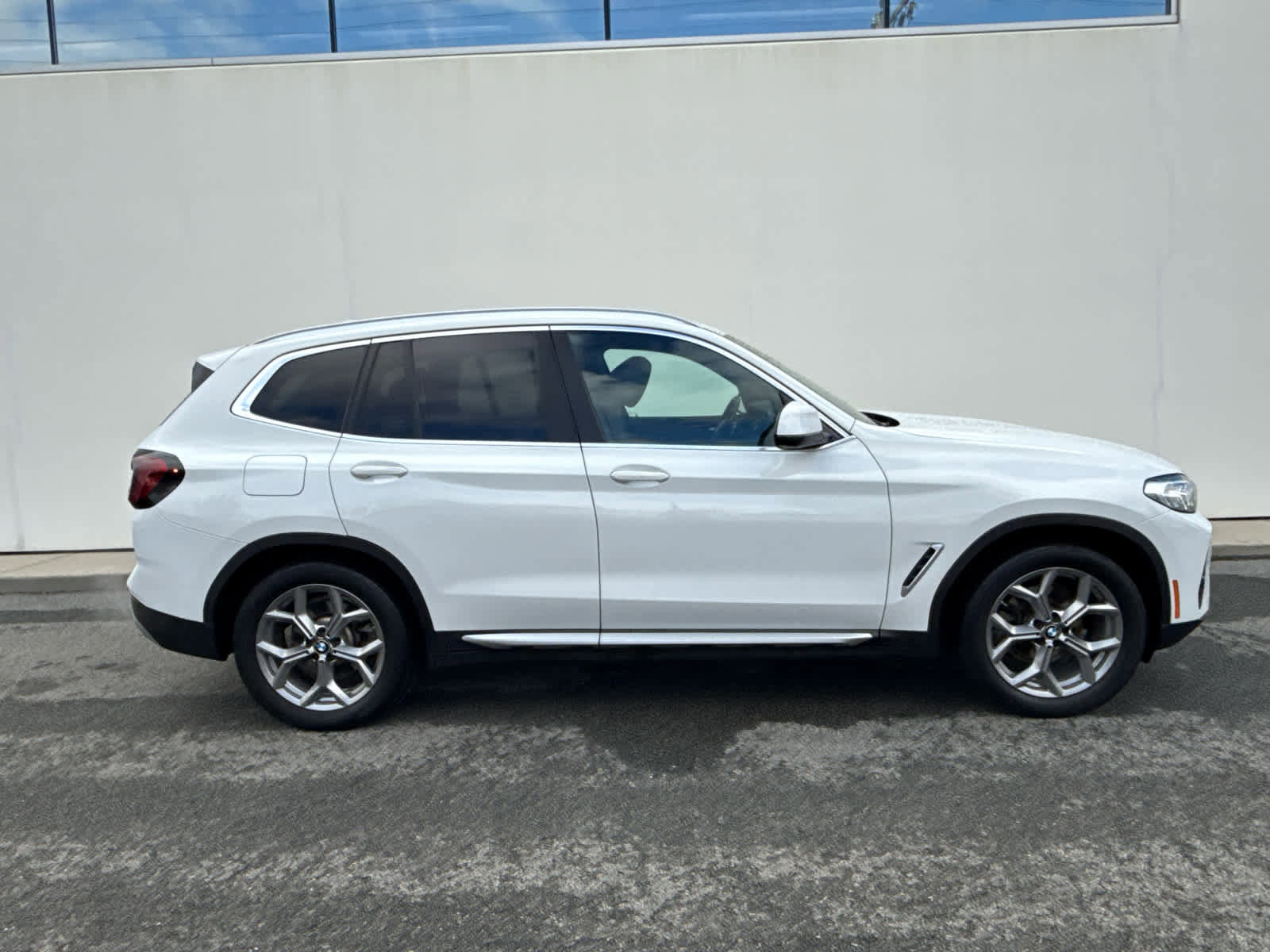 Used 2022 BMW X3 xDrive30i w/ Convenience Package image 2
