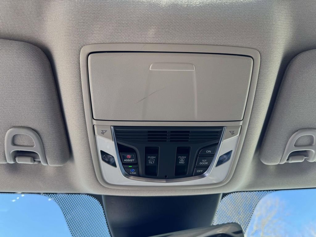 Certified 2023 Acura MDX SH-AWD w/ Technology Package image 32