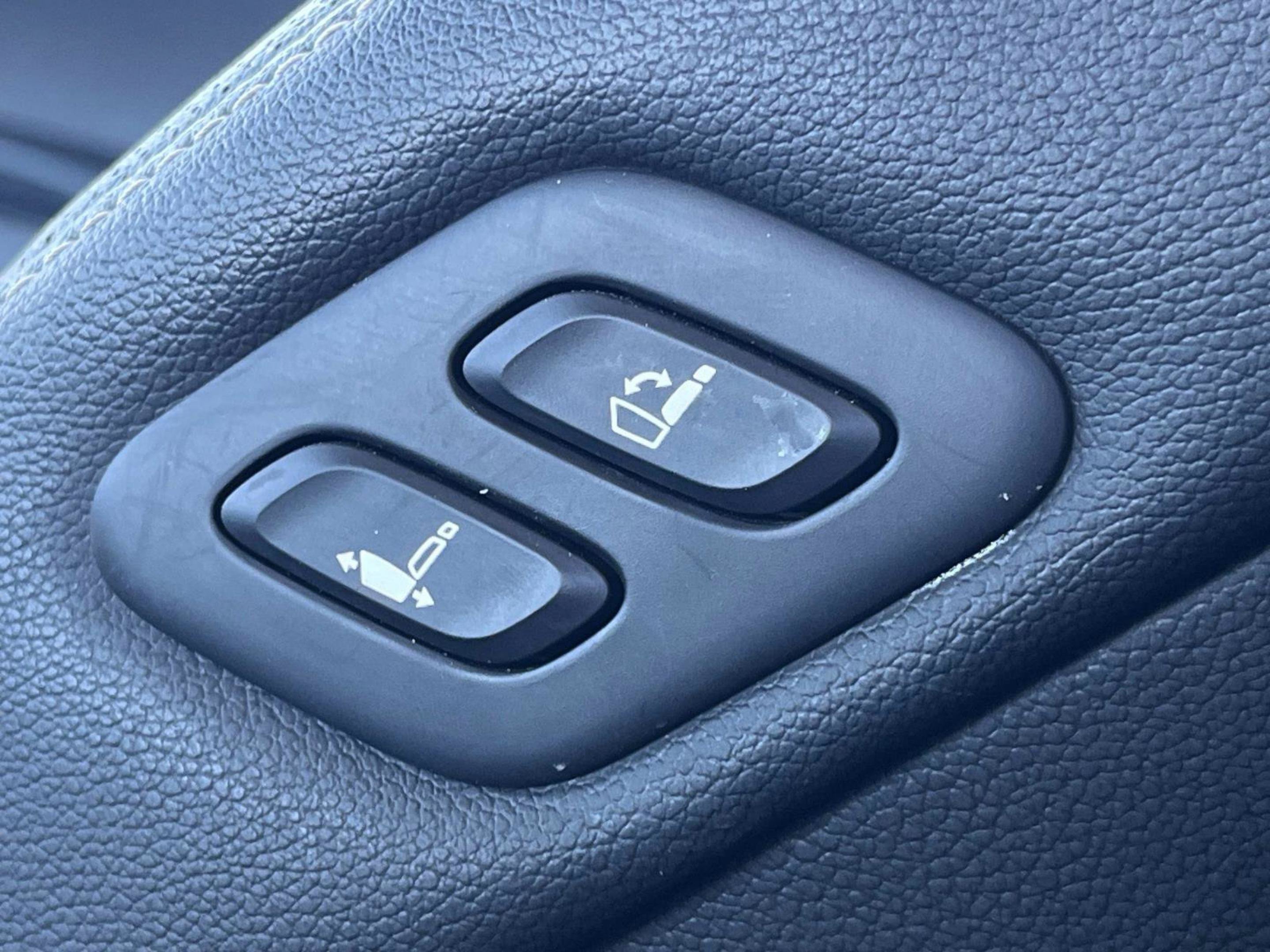 Used 2024 Genesis GV80 2.5T AWD/4WD image 15