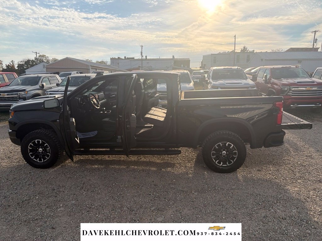 Used 2025 Chevrolet Silverado 1500 ZR2 w/ Technology Package AWD/4WD image 32