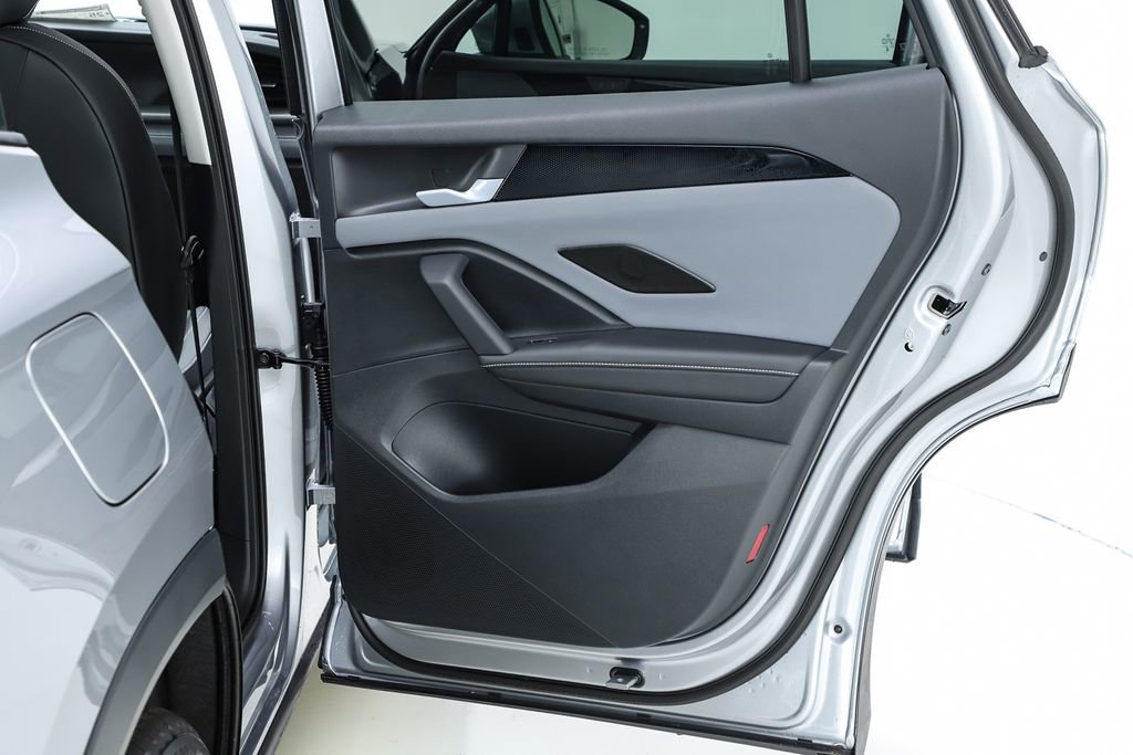 New 2026 Volkswagen Tiguan SE image 31