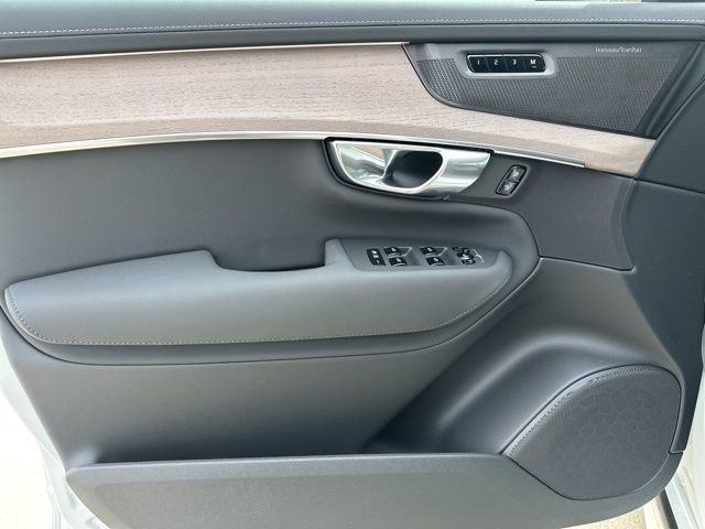 New 2026 Volvo XC90 B6 Plus w/ Protection Package Premier image 13
