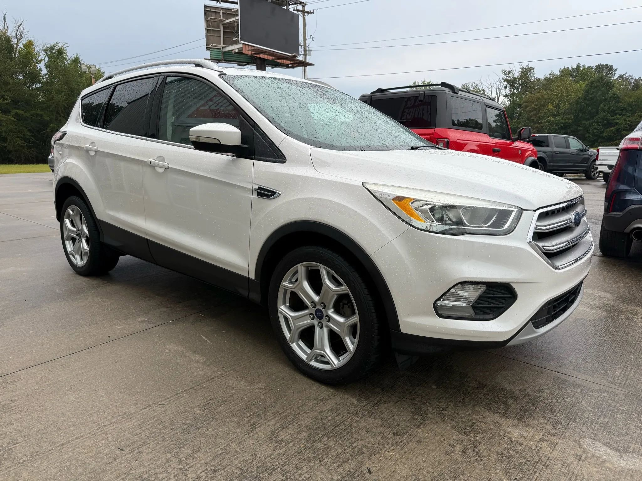 Used 2017 Ford Escape Titanium image 20
