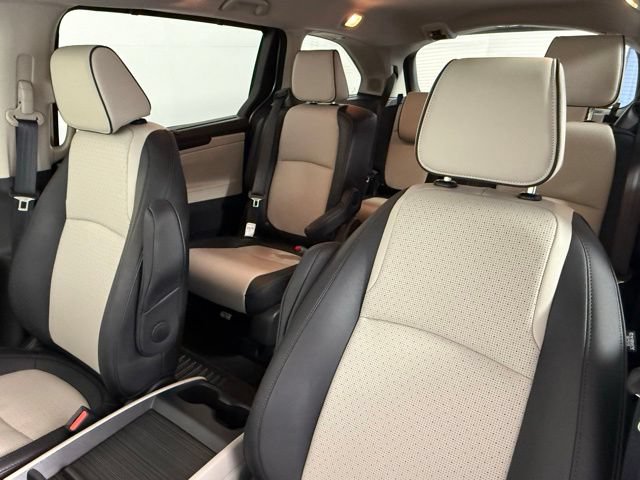 Used 2026 Honda Odyssey Elite image 30