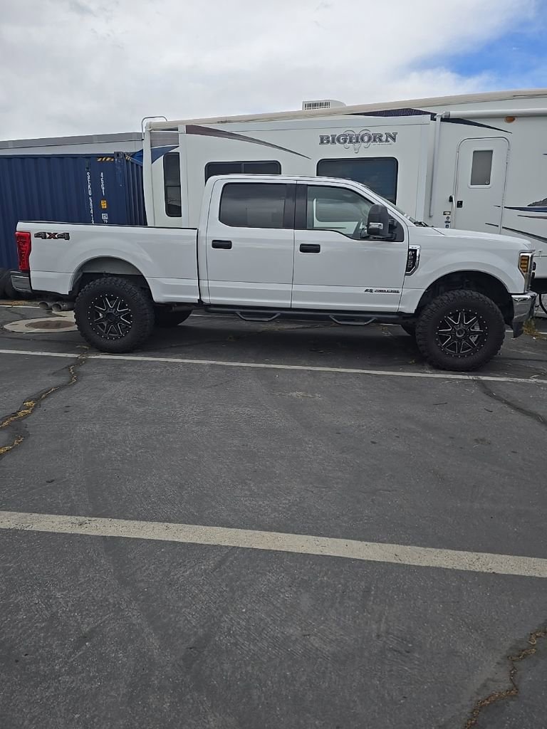 Used 2019 Ford F250 XLT image 2