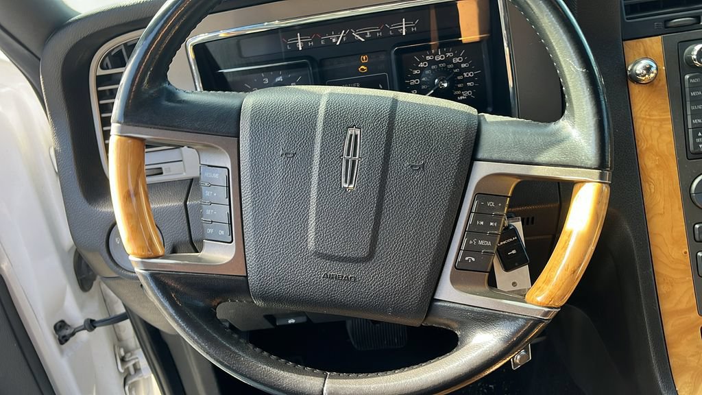 Used 2011 Lincoln Navigator 4WD w/ 101A Rapid Spec Order Code image 12