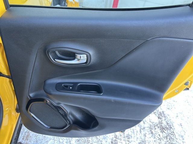 Used 2018 Jeep Renegade Altitude image 40