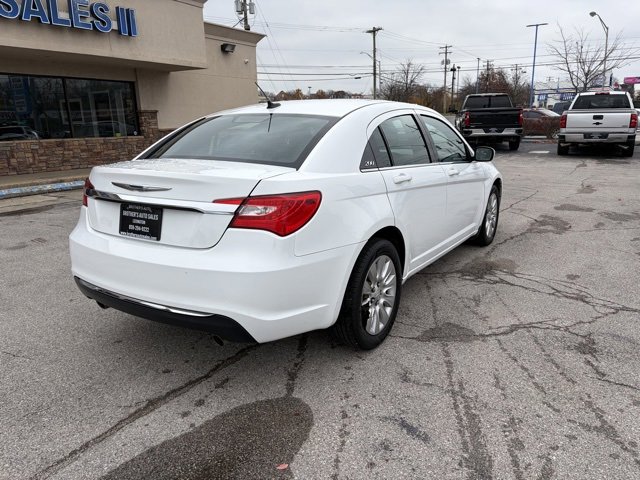 Used 2014 Chrysler 200 LX image 7