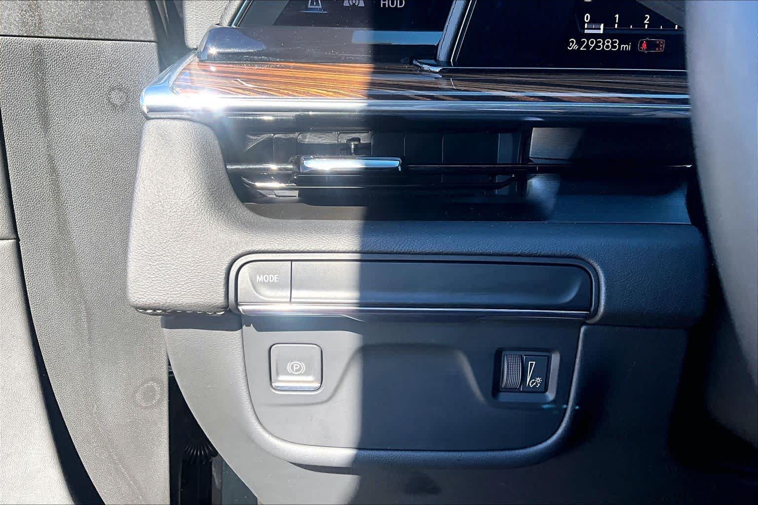 Used 2023 Cadillac Escalade ESV Premium Luxury RWD image 36