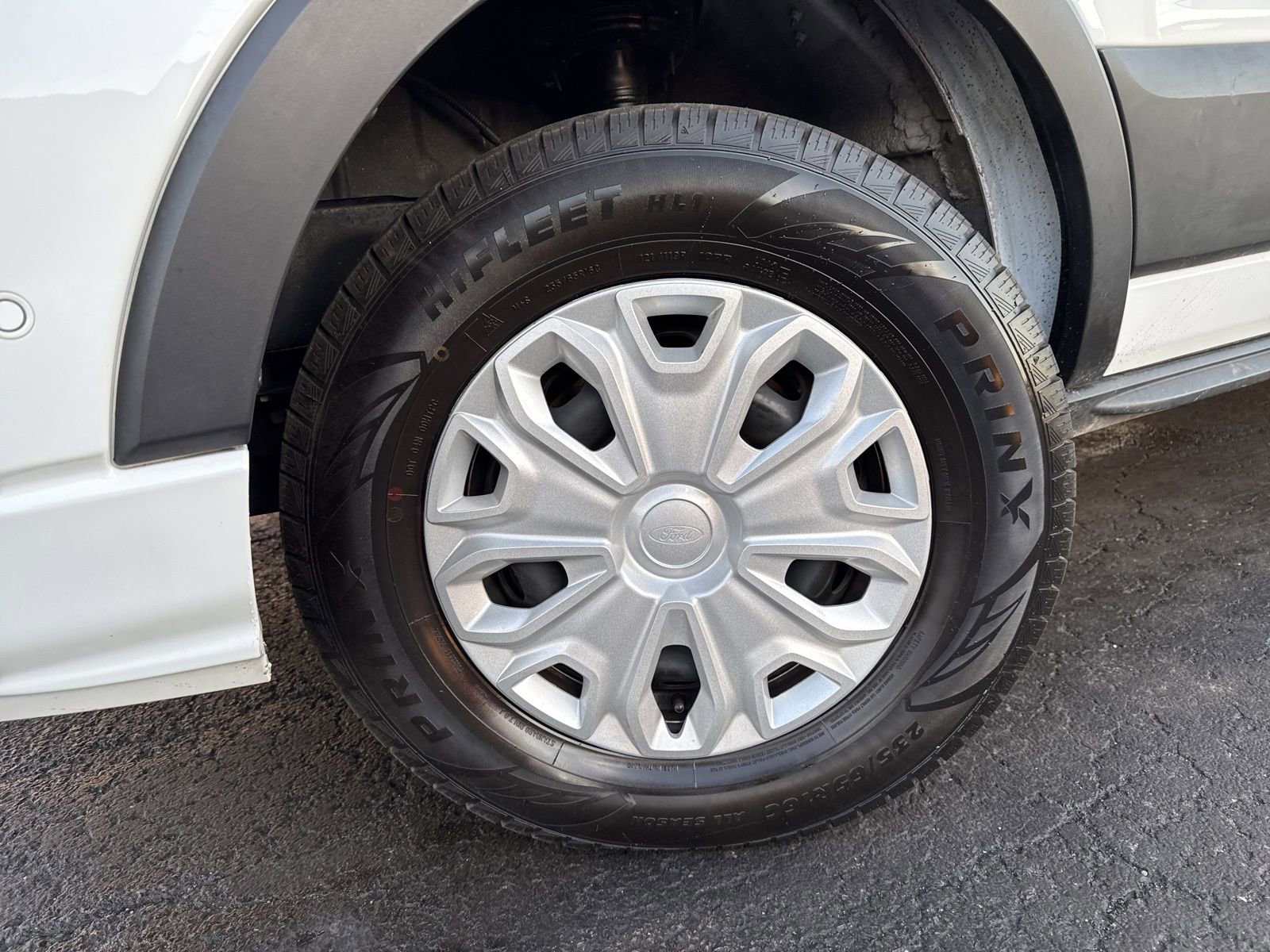 Used 2023 Ford Transit 350 XLT image 46