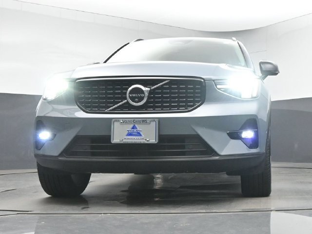 Used 2023 Volvo XC40 B5 Plus w/ Protection Package Premier AWD/4WD image 37