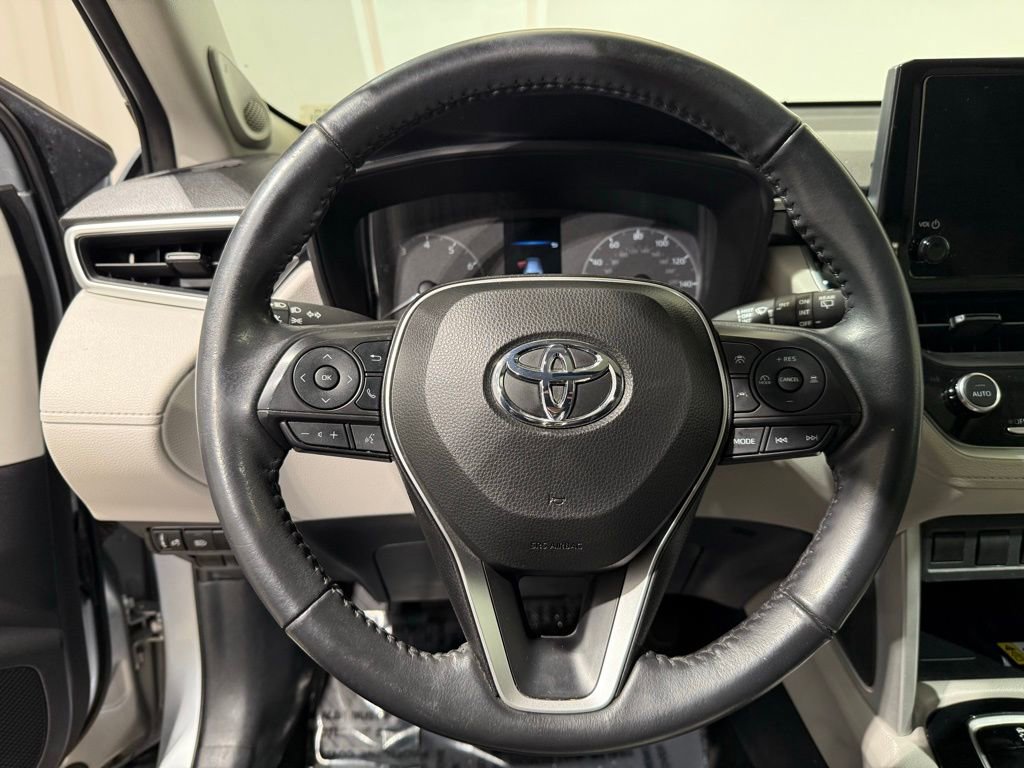 Certified 2023 Toyota Corolla Cross LE image 24
