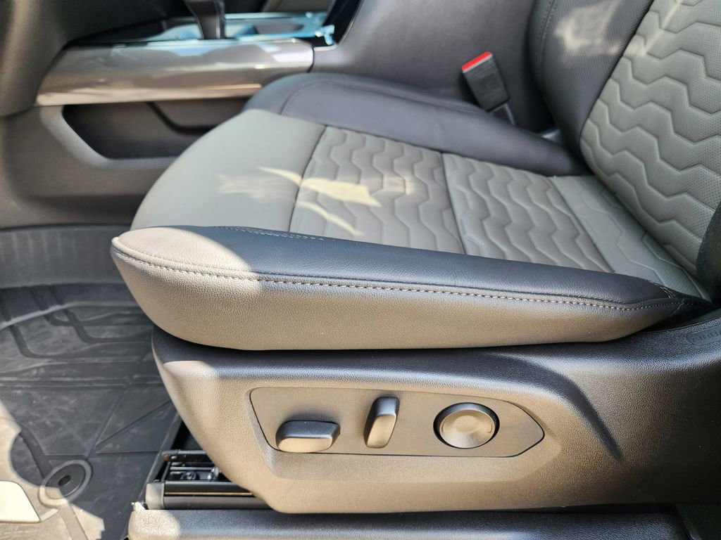 New 2026 Chevrolet Silverado 1500 ZR2 image 17