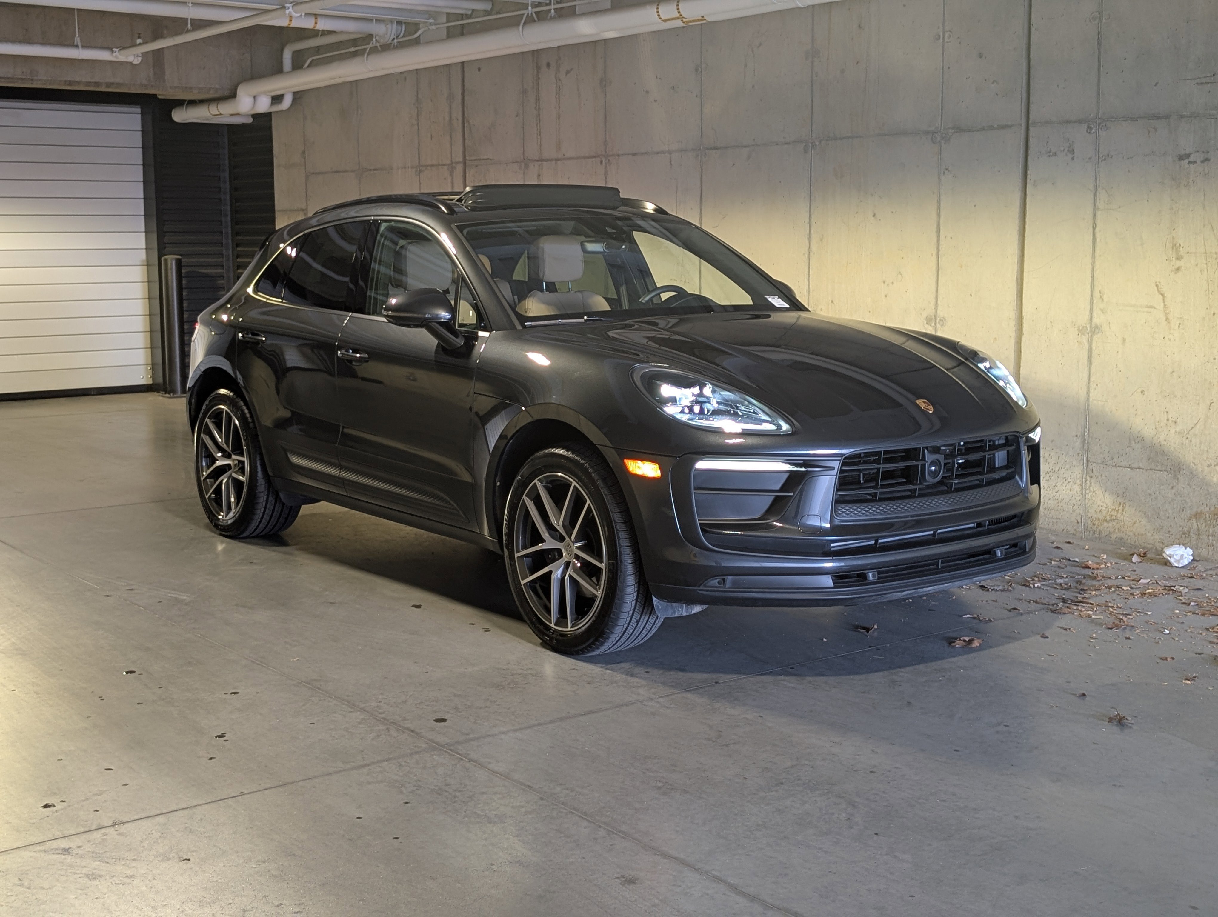 Certified 2025 Porsche Macan image 15