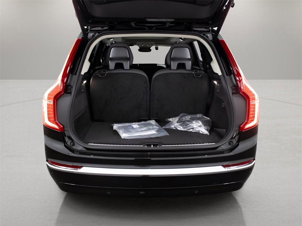 Certified 2025 Volvo XC90 T8 Plus image 11
