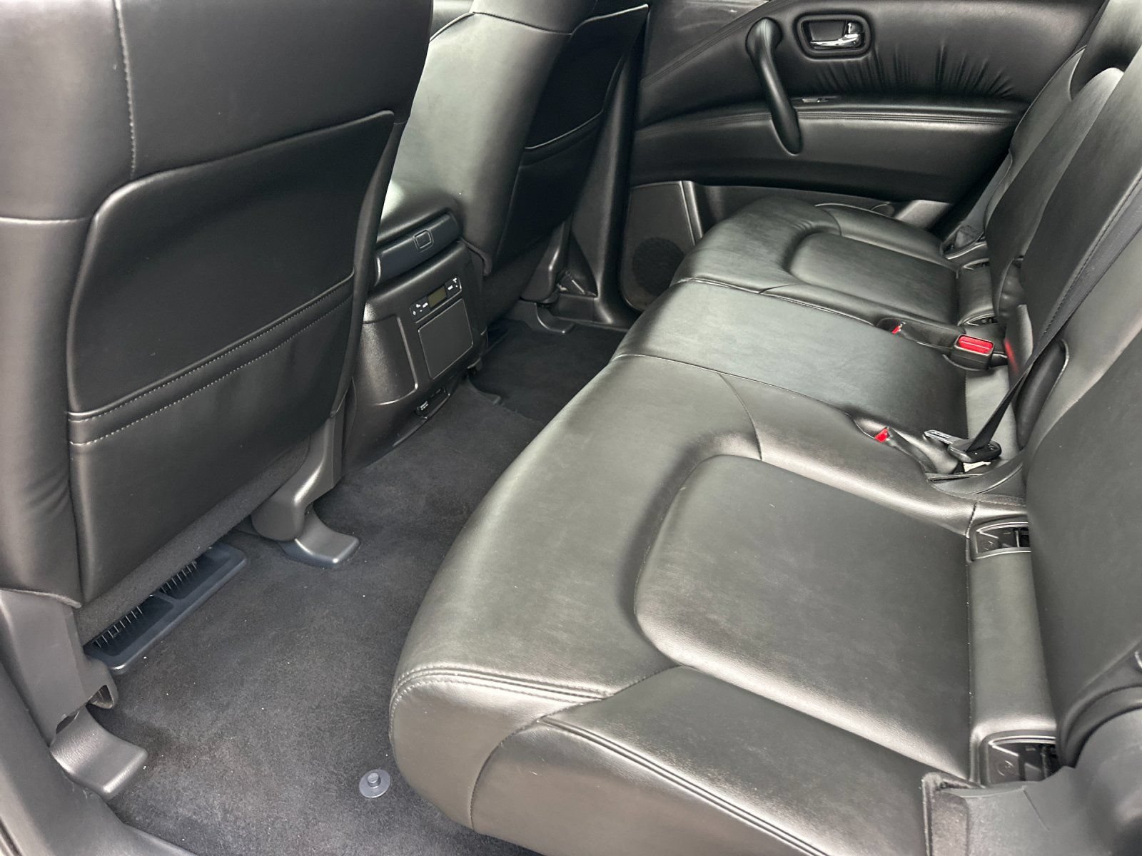 Used 2024 Nissan Armada SV AWD/4WD image 16