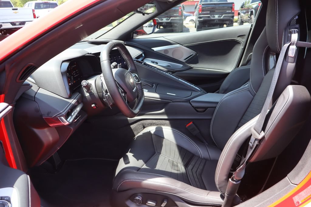 Used 2024 Chevrolet Corvette Stingray Preferred Cpe w/ Z51 Performance Package RWD image 4