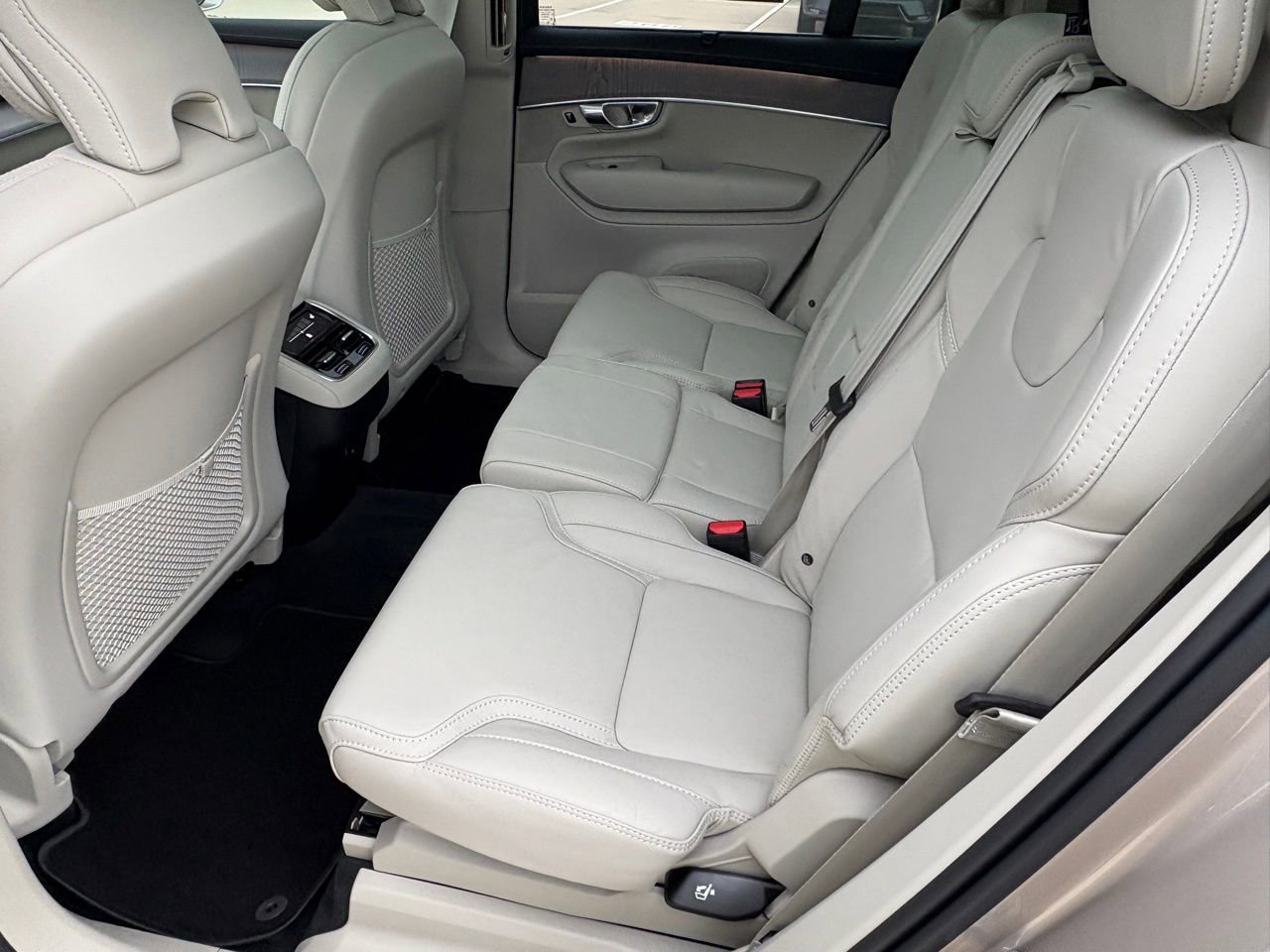 New 2026 Volvo XC90 B6 Ultra w/ Protection Package Premier AWD/4WD image 23