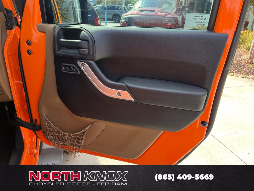 Used 2013 Jeep Wrangler Unlimited Rubicon w/ Connectivity Group AWD/4WD image 28