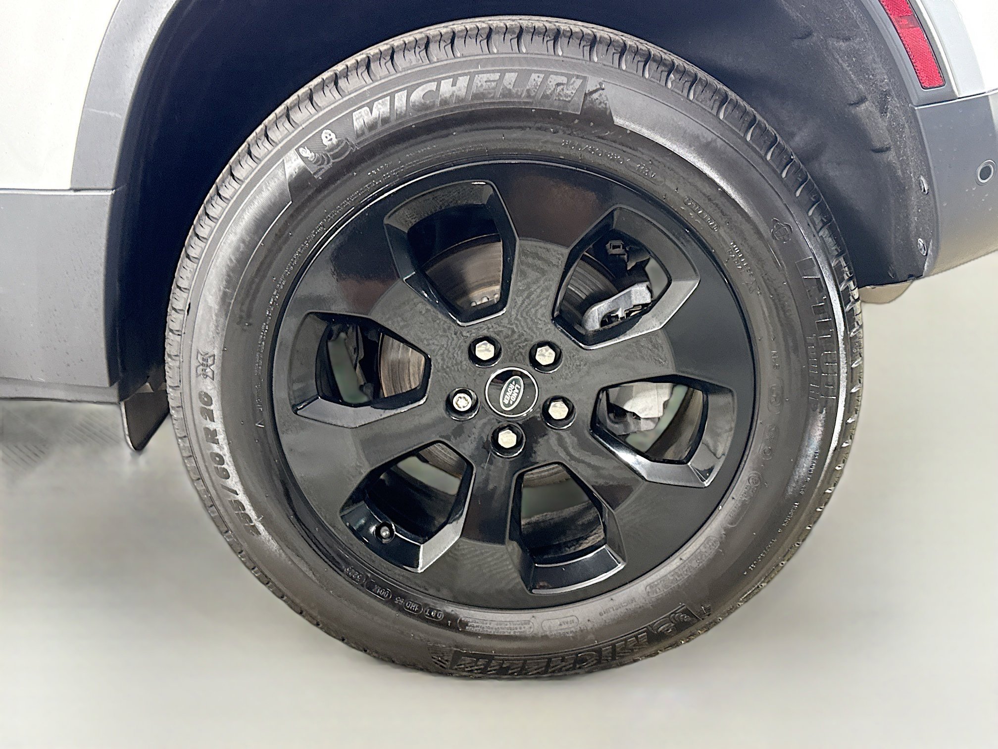 Used 2023 Land Rover Defender 110 S image 37