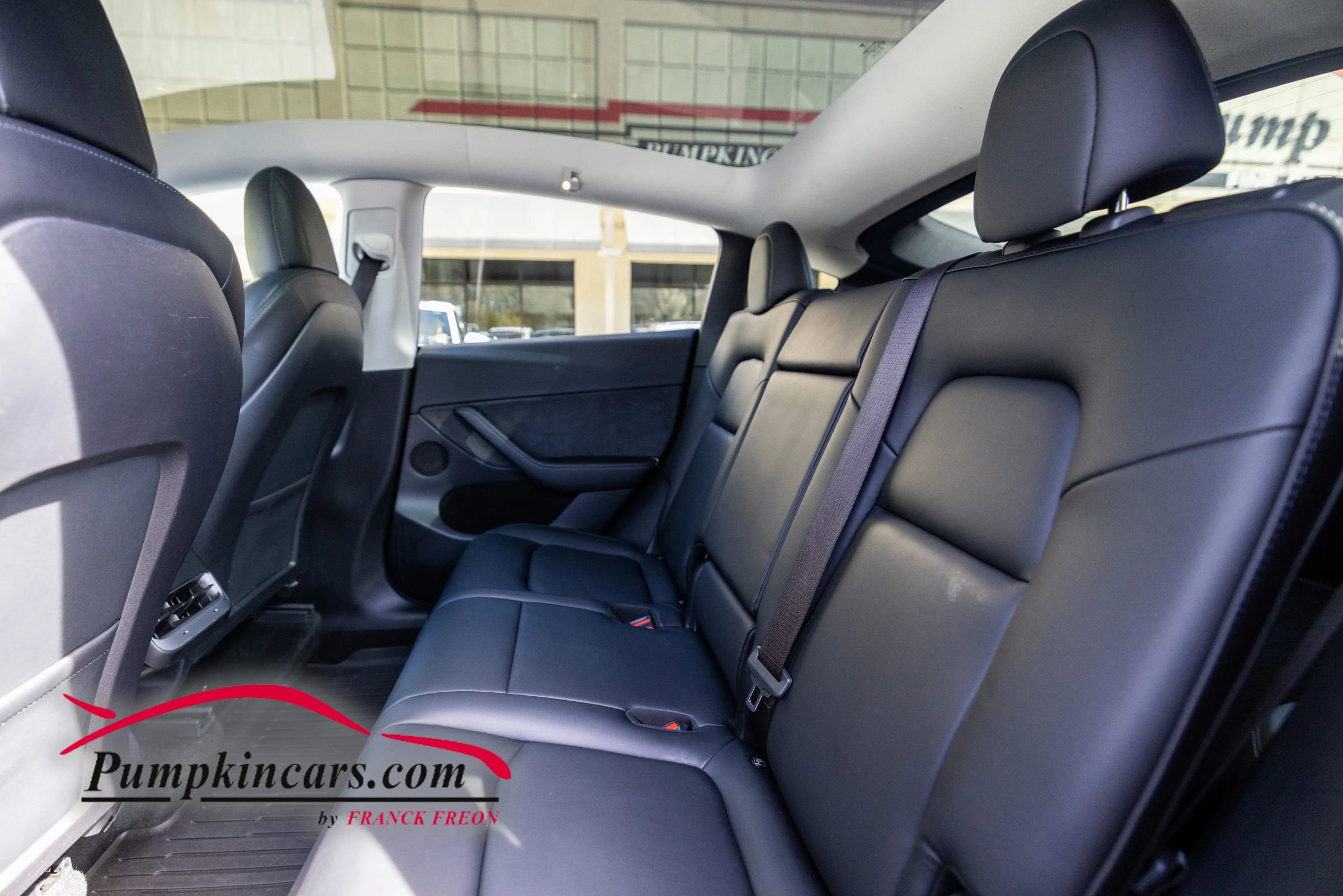 Used 2022 Tesla Model Y Long Range image 25