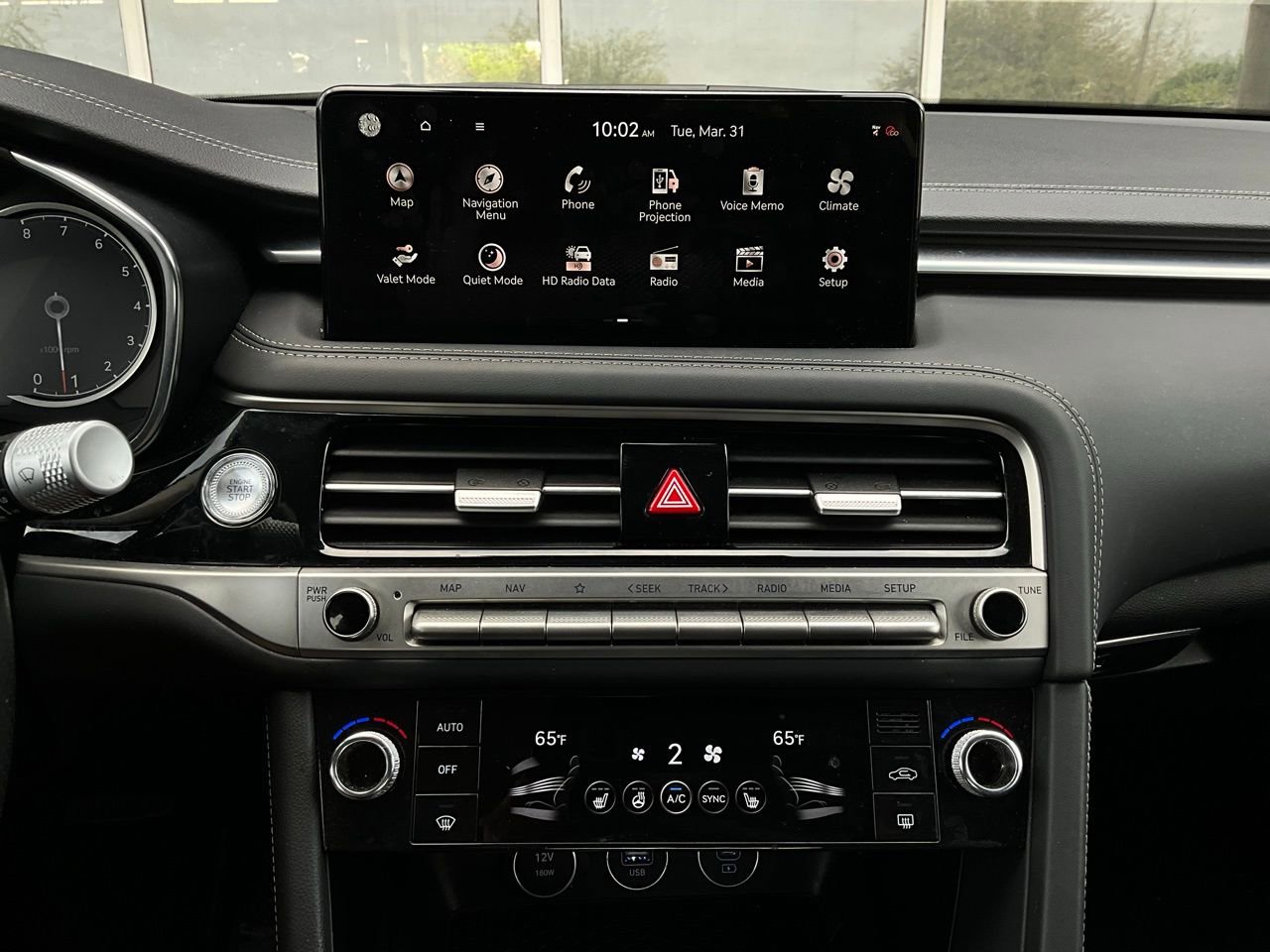 Used 2025 Genesis G70 2.5T image 25