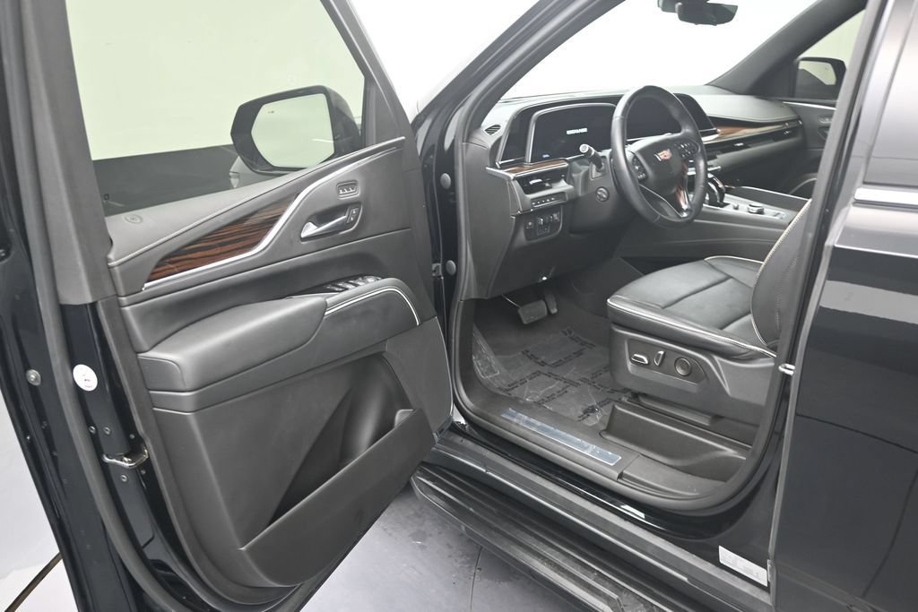 Used 2023 Cadillac Escalade ESV Premium Luxury AWD/4WD image 10