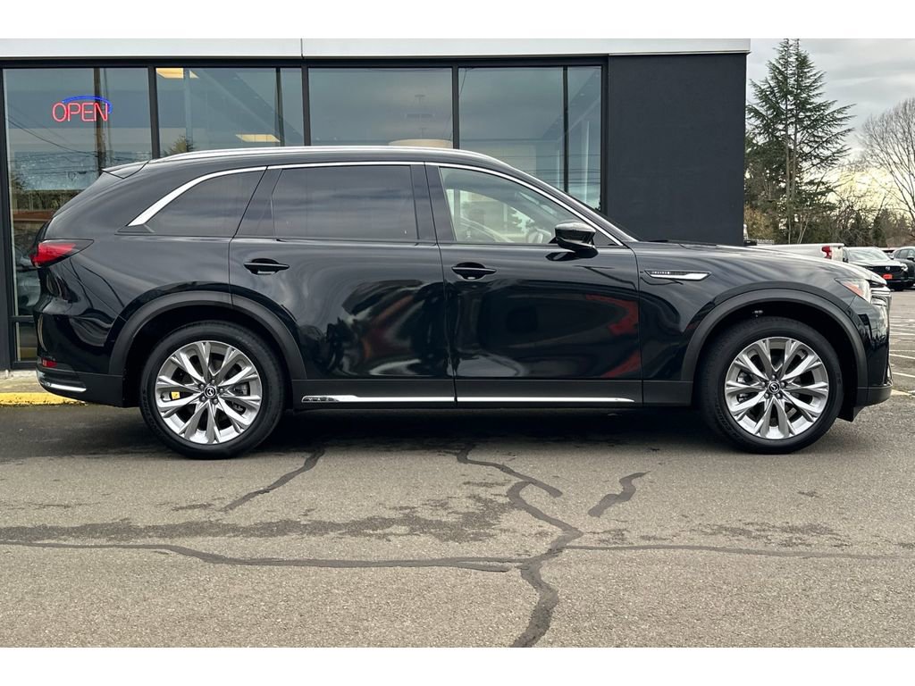 Certified 2025 MAZDA CX-90 3.3 Turbo w/ Premium Plus Pkg image 3
