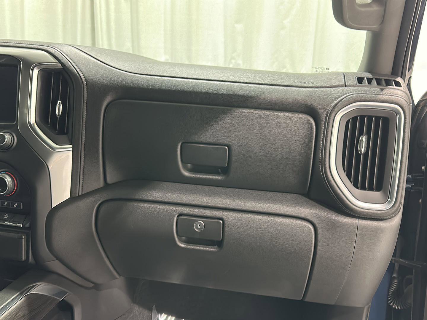 Used 2020 Chevrolet Silverado 1500 LTZ image 29